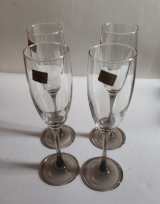 Perle Luminarc ARC France Wine Glasses/Champagne Flutes Set of 4    6 oz.