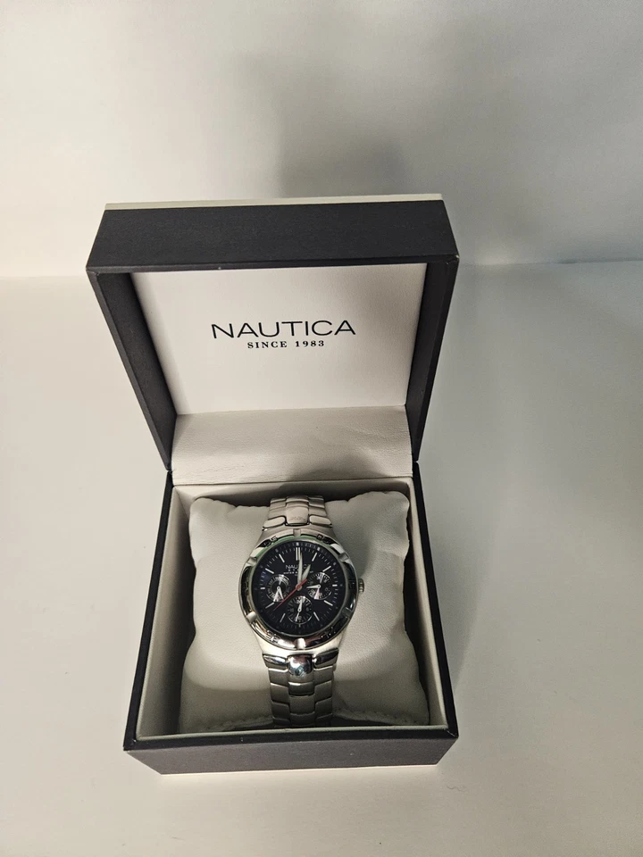 Nautica N10061 Silver Tone Stainless Steel Day & Date Men's Watch ~ Great Gift - Image 2 of 4