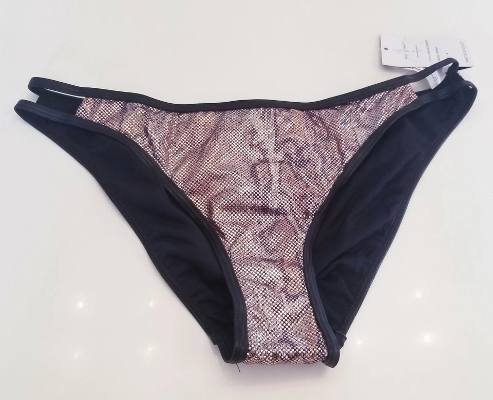 Parte inferior de bikini Baby Phat mediana negra y dorada con logotipo correas laterales  Foto 2 de 4