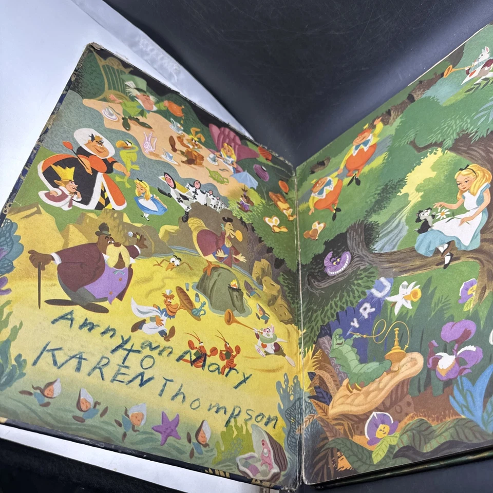 Walt Disney’s Alicia en el País de las Maravillas Gran Libro Dorado 1951 Vintage Niños Disney Foto 2 de 4
