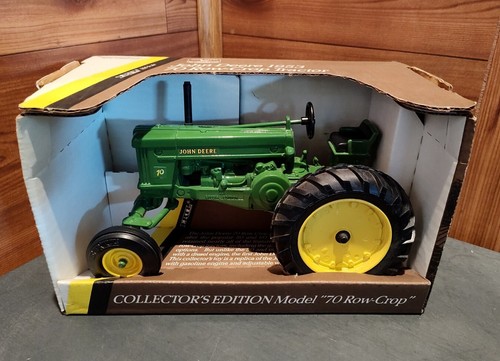 NIB ERTL JOHN DEERE 1953 MODEL "70 ROW-CROP" 1:16 TRACTOR MADE IN USA IN 1991 - Picture 19 of 24