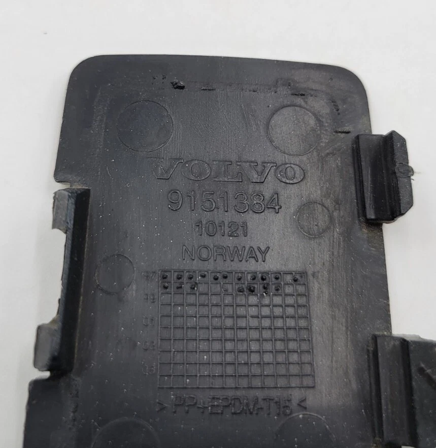 Оригинальная отделка крюком для буксировки переднего бампера Volvo S80 1999-2002 годов выпуска - Изображение 4 из 4