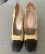 CHANEL Two-Tone Beige/Black Cap Toe Leather Block Heel Pumps Women's US 9