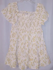 Davi & Dani Floral Printed Ruffle Top Women’s Chic Stylish Blouse Medium