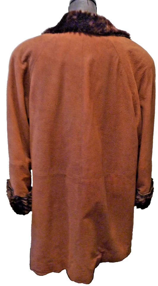 Abrigo Fendi Vintage Cuero Guijarro y Piel con Chaleco Extraíble Talla 42/8 $4500. Foto 3 de 4