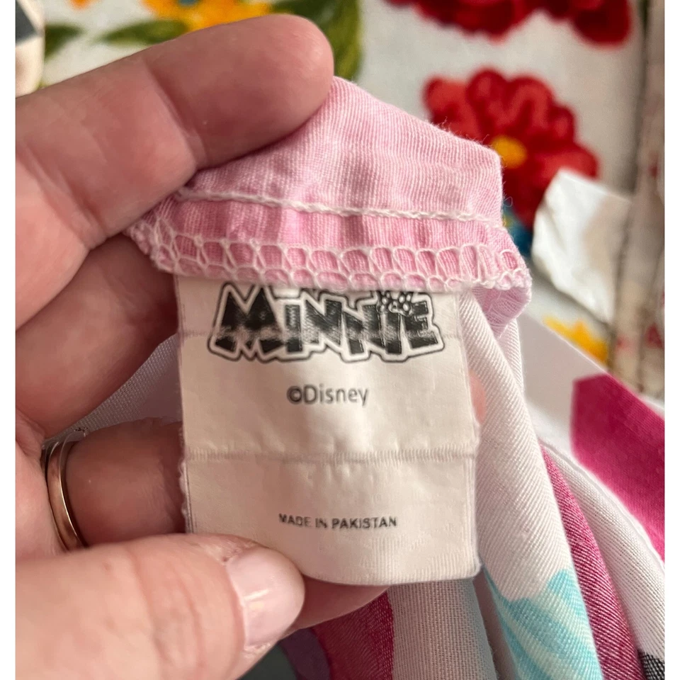 Juego de sábanas dobles más una funda de almohada con Minnie Mouse, lazos, corazones, Disney Foto 2 de 4