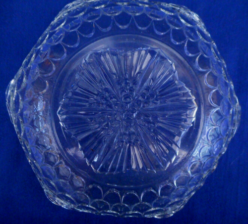 Vintage Bagley clear pressed glass fruit bowl - Fish Scale pattern 3067 - 8" d'r - Picture 3 of 4
