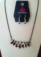 PAPARAZZI JEWELRY GUNMETAL "LEADING LADY" WITH MATCHING EARRINGS