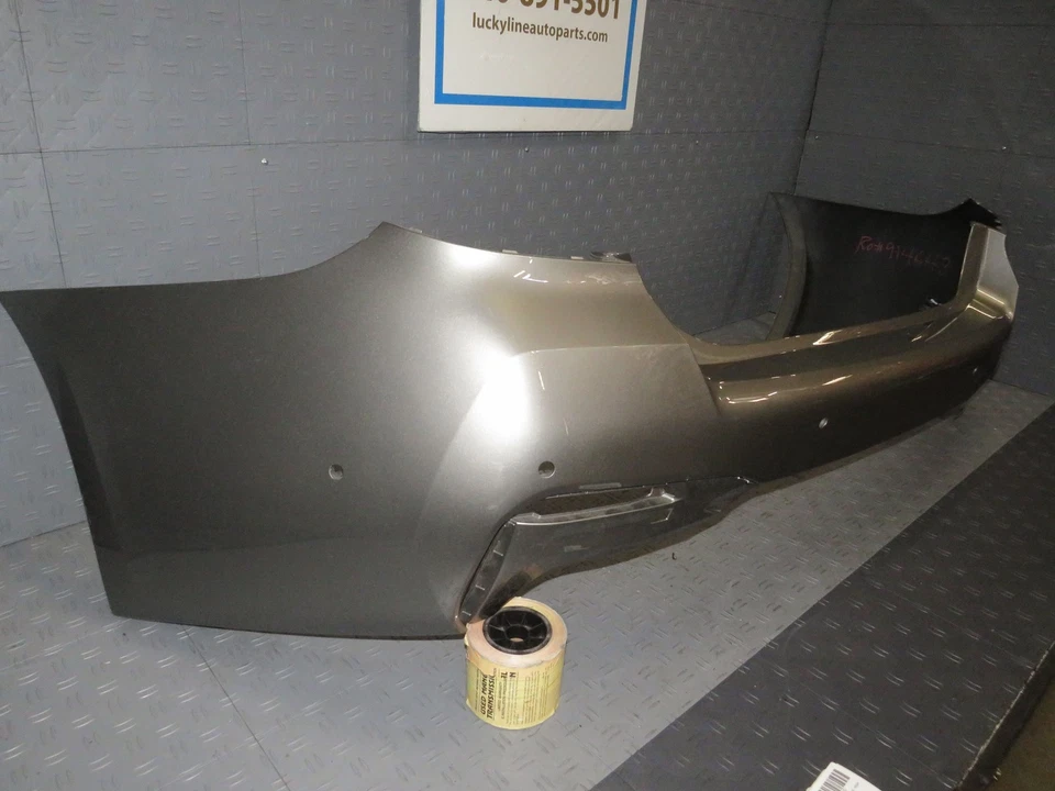 21 PARAGOLPES TRASERO BMW 530I OEM Foto 2 de 4