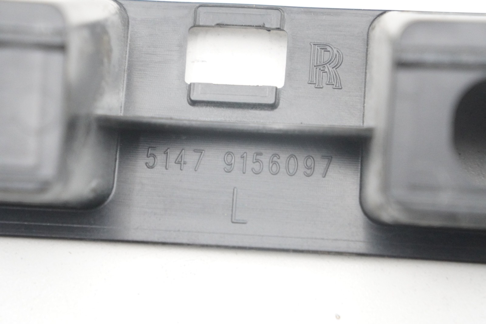Set Front Door Sill Bracket Carrier Strip Rolls Royce Ghost Series I 10-14 *Note
