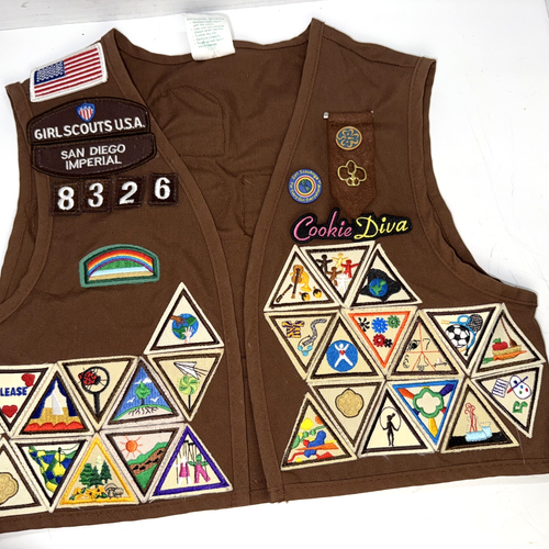 Pfadfinder Brownie Weste mit über 50 Patches & Pins Jahr 2000er Medium - Bild 20 von 23