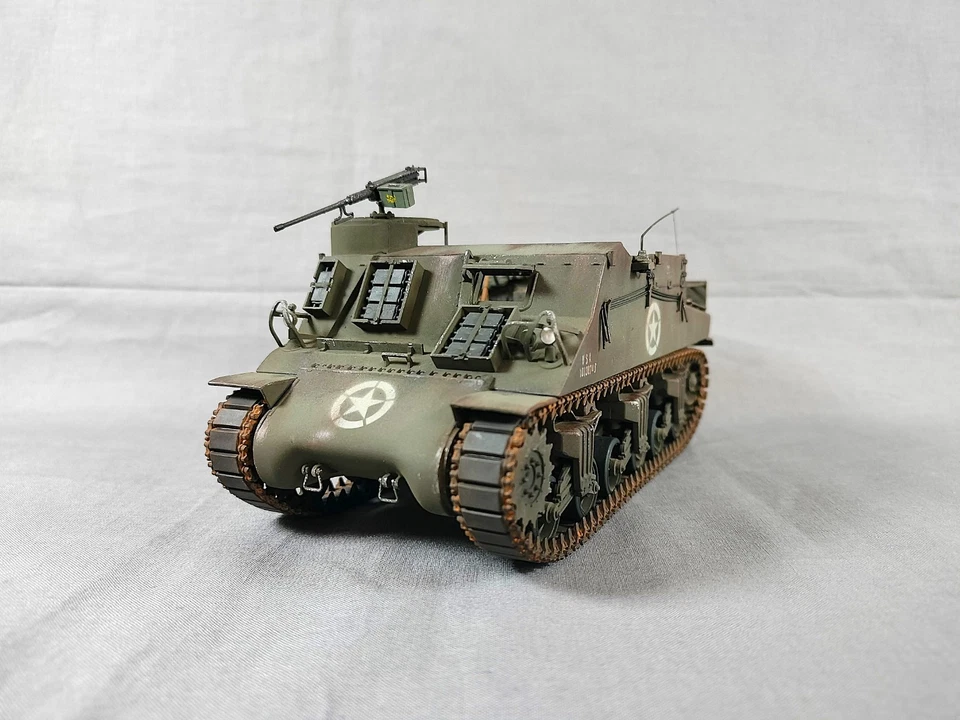 Construido 1/35 variante M7 Prime Mover del Ejército de los EE. UU. con obús remolcado M1a1 de 155 mm Foto 3 de 4