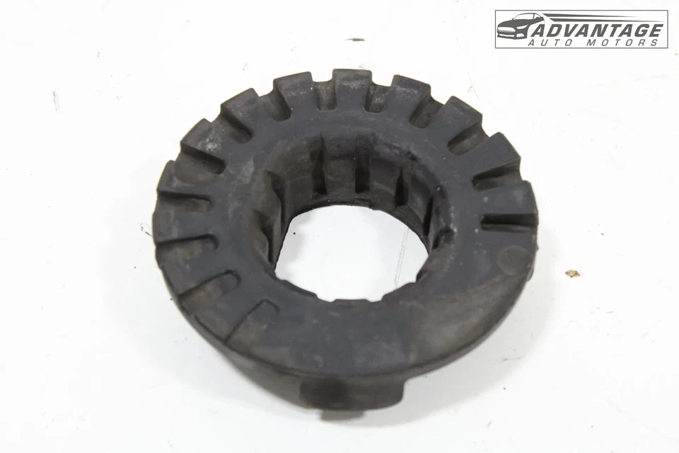 Chevy Equinox 2018-2025 tracción delantera muelle helicoidal trasero montaje inferior asiento aislador OEM Foto 4 de 4