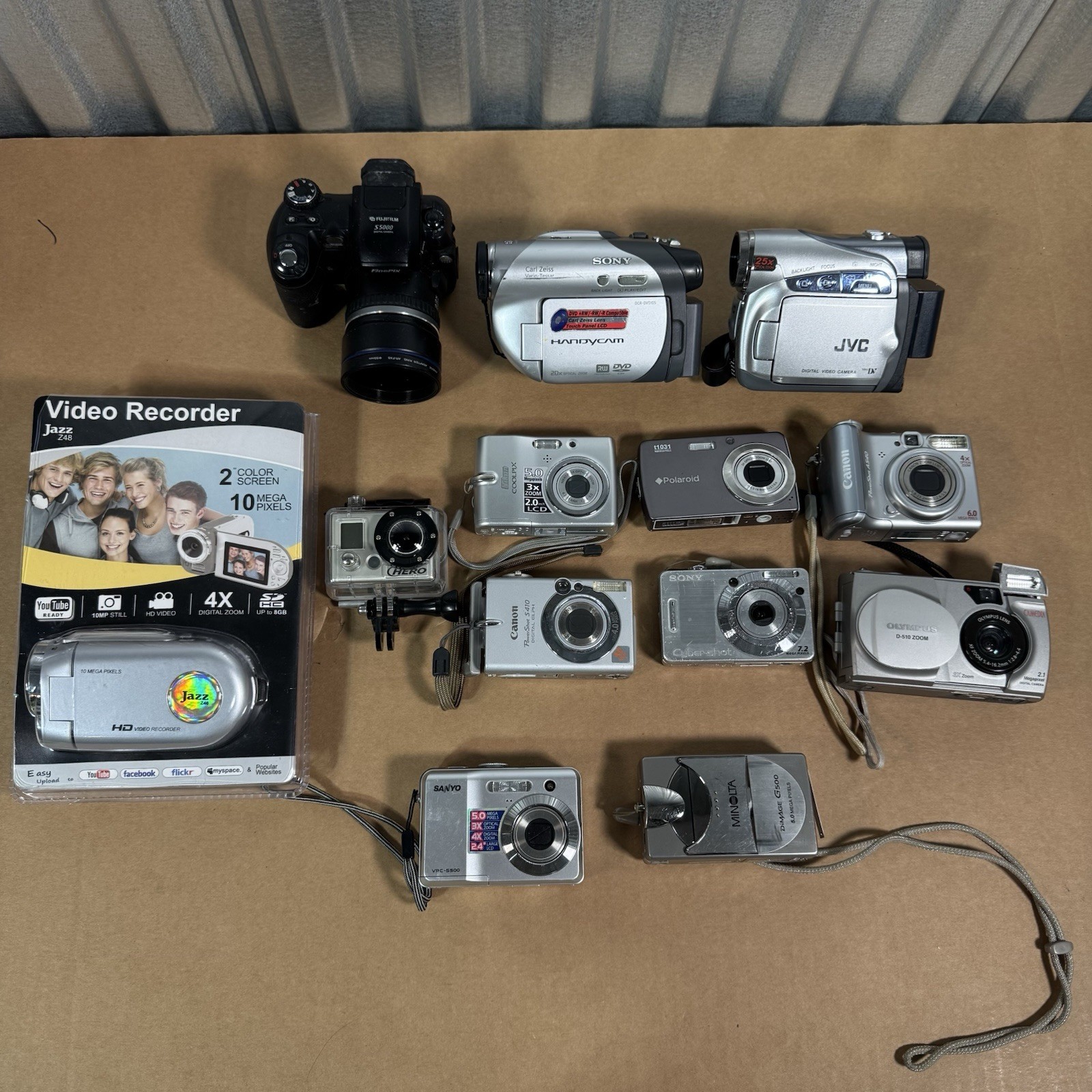 Digital Camera Job LOT Bundle Sony Canon Nikon Olympus Etc… (Untested)