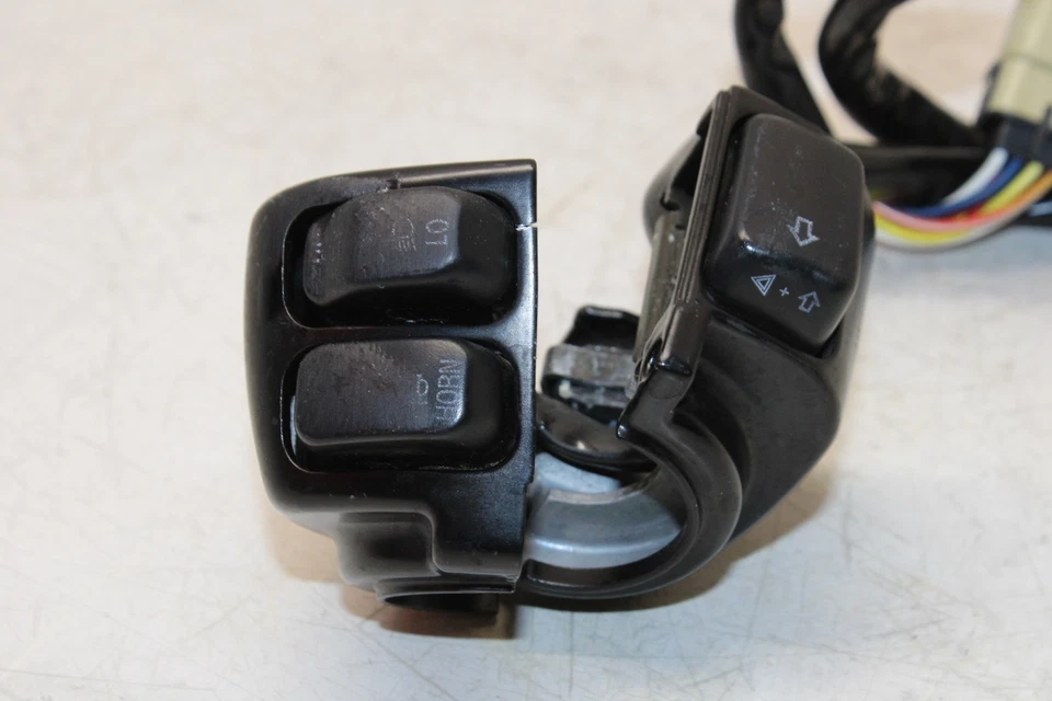 2008 Harley-Davidson V-Rod VRSCAW ЛЕВЫЙ ЗАЖИМ НА РУЧКЕ РУПОР СИГНАЛЫ ПЕРЕКЛЮЧАТЕЛЬ - Изображение 2 из 4