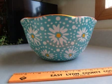 The Pioneer Woman Large Daisy Jubilee Bowl Stoneware Scalloped Edge Replacement