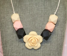 Mom's Gift, Silicone Teething, Nursing, Sensory Necklace, Nursing Gift (te56)