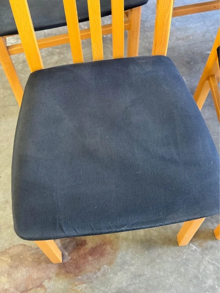 Sillas de comedor italianas de IMS SRL - Madera de arce y tapicería negra - Juego de 6 Foto 4 de 4