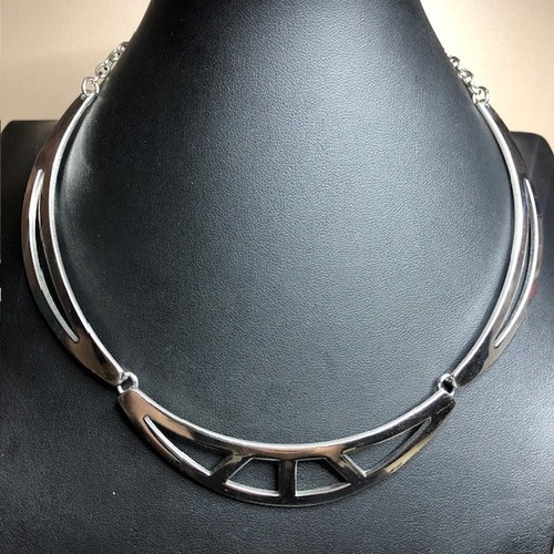 B3235 WHBM White house black market Collar Statement Necklace 18" modern minimal