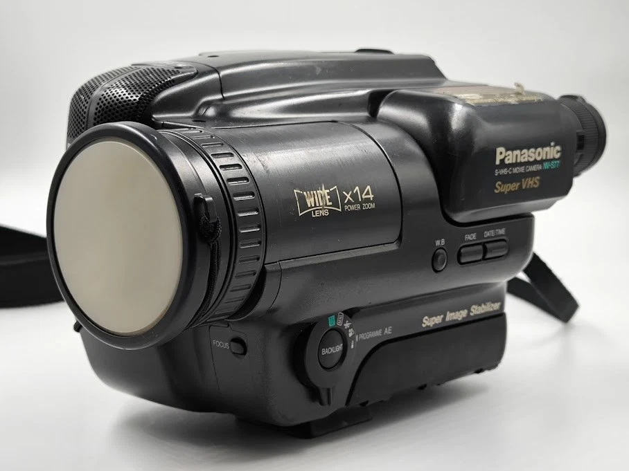 Caméscopes Super VHS C Panasonic - SAGA 8MM