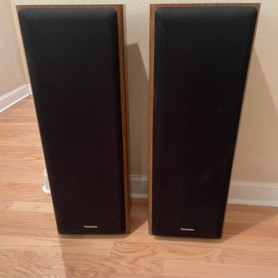 Pair (2) Technics 2 way speakers model SB-A33-USA made Working