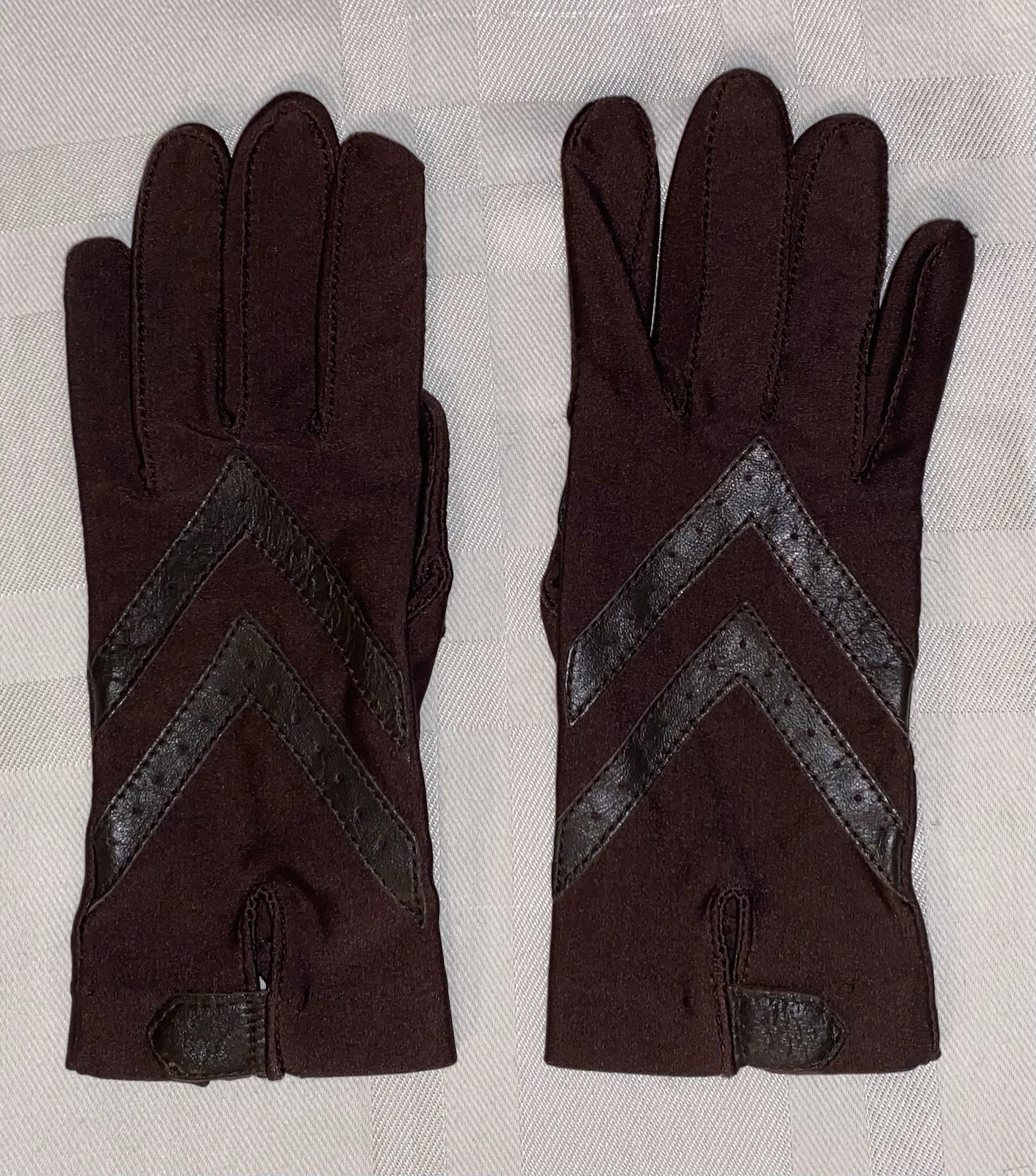 Vintage Women's Brown Isotoner Driving Gloves One Size