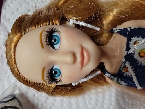 PROJECT MC 2 DOLLS!!EMBER EVERGREEN!RARE!! - Picture 3 of 15
