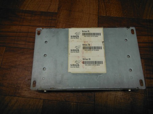 06-10 VW PASSAT SATELLITE RADIO MODULE 8E0 035 593 H USED OEM - Picture 3 of 7