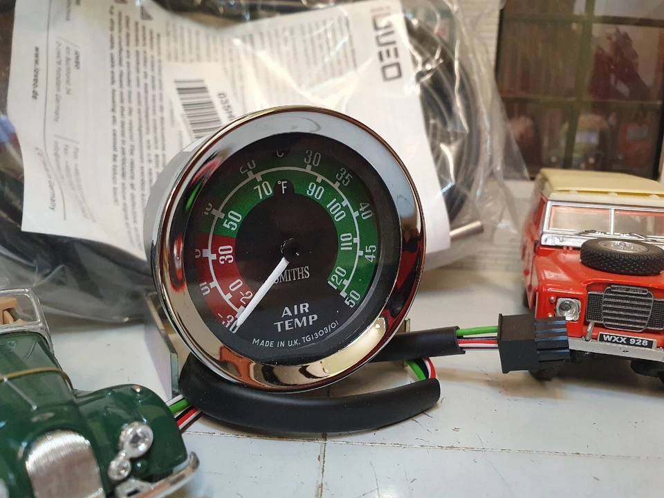 Smiths Ambient Air Temperature Gauge 52mm 2" Smiths TG1303-01CB	-30 to +50°C - Image 2 of 4