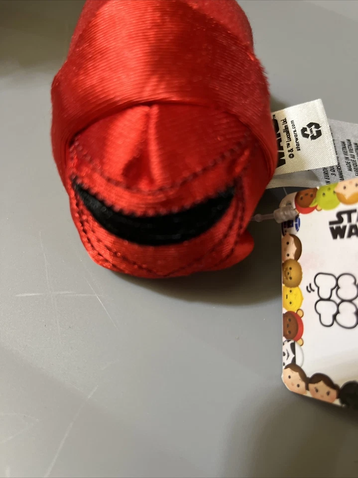 Disney TSUM TSUM Star Wars 3.5” GUARDIA REAL IMPERIAL Peluche Pequeño Apilable Nuevo con Etiquetas Foto 2 de 4