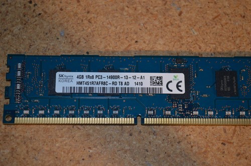 SK hynix 4GB PC3-14900R DDR3-1866 ECC Registered Memory Module HMT451R7AFR8C-RD - Picture 2 of 3