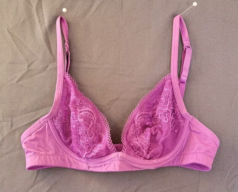 Purple Lace Bra Sz 32B Underwire Lightly Lined Adjustable Straps Adore Me