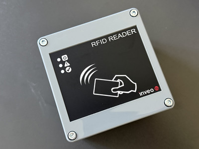 RFID IND LED MIT POE RFID Leser - PoE Ethernet, 10-24V DC - BRANDNEU