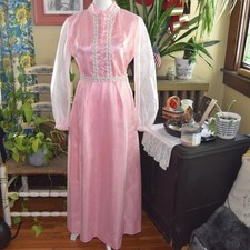 1970s Prairie Style Pink Swiss Dot Maxi Dress   Romantic Victorian Revival Small