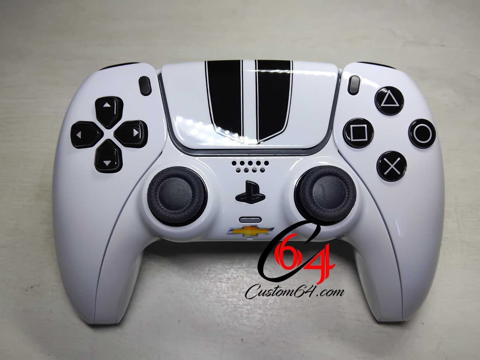 Manette PS5 DualSense custom Chevrolet Camaro RS aux finitions premium pour gamer