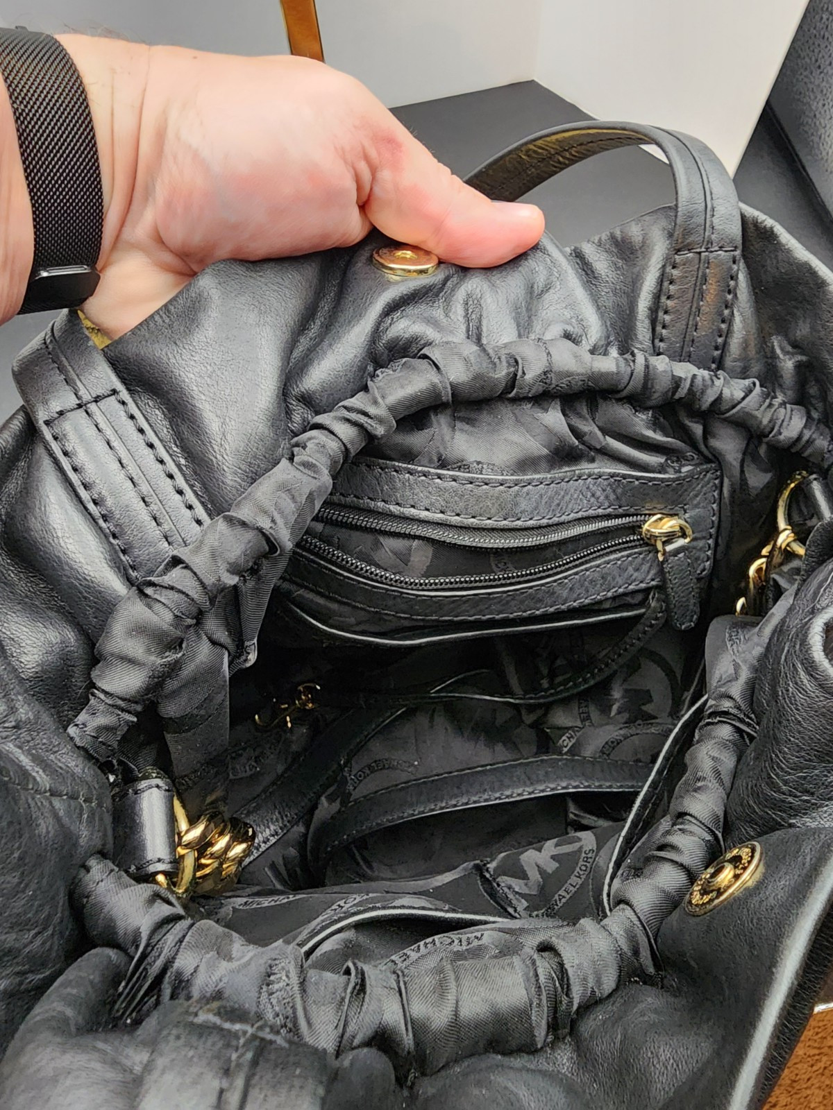 Michael Kors Designer Black Hobo Bag Leather & Chain Crossbody Strap Tote Purse thumbnail 7