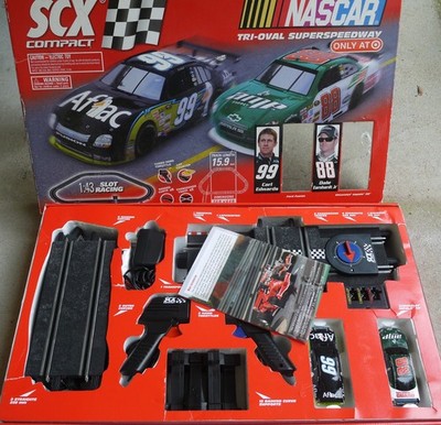 SCX Compact Nascar Tri-Oval Speedway 1:43 Slot Racing Set #31650