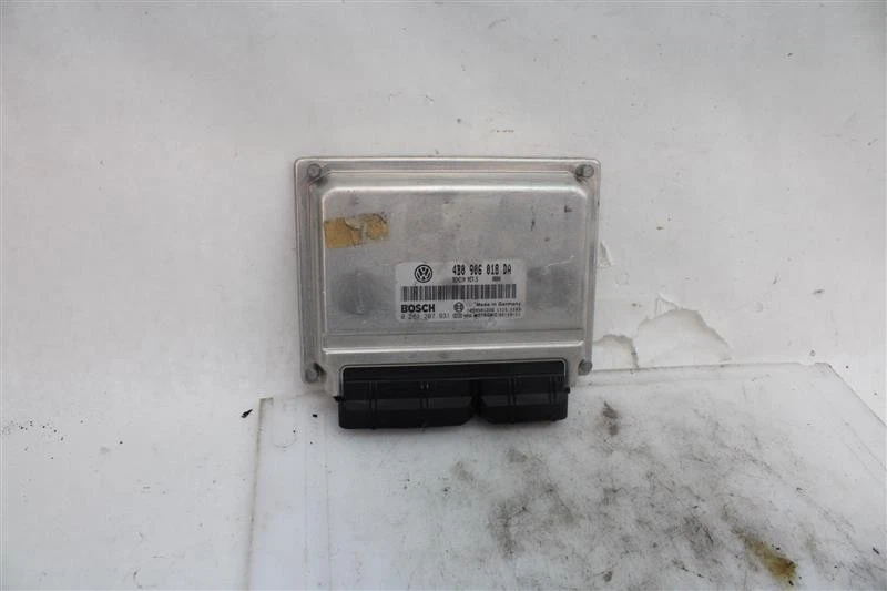 Used Engine Control Module (ECM) fits: 2003 Volkswagen Passat Electronic Control Foto 2 de 4