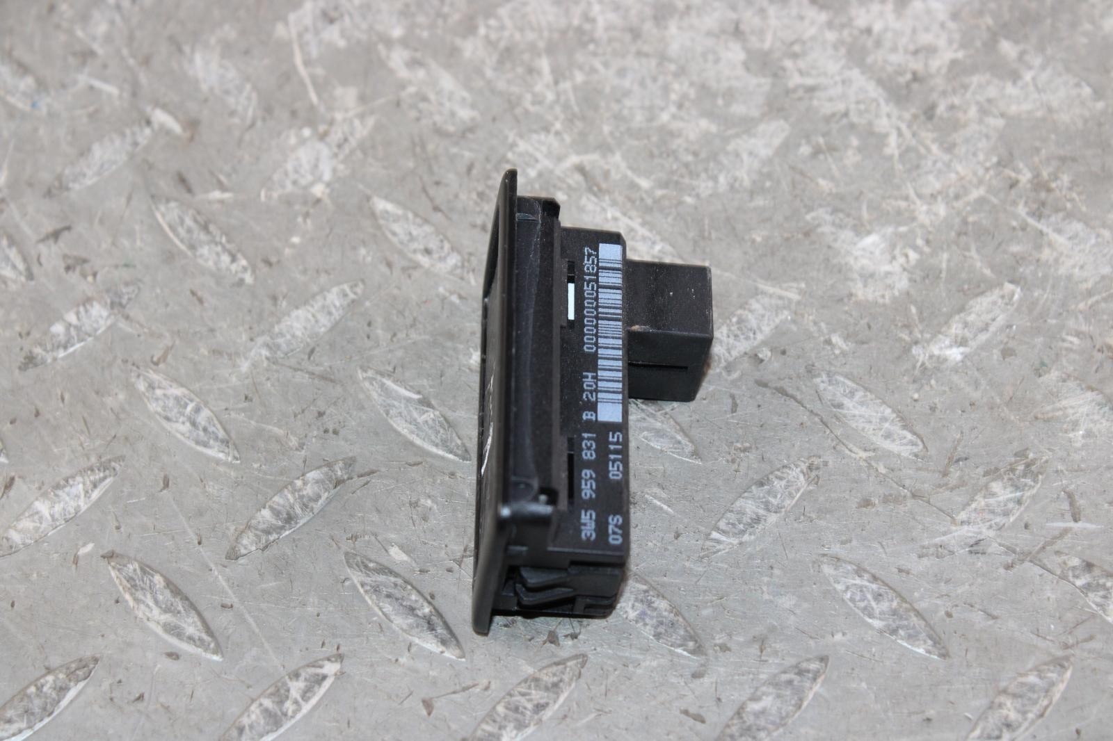 Bentley Flying Spur 2013-2018 Rear Button Black