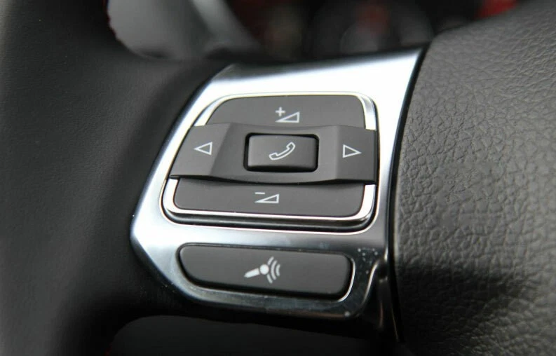 Guarnição da tampa do interruptor de volante para 2010-2013 Volkswagen Golf MK6 fibra de carbono - Imagem 4 de 4