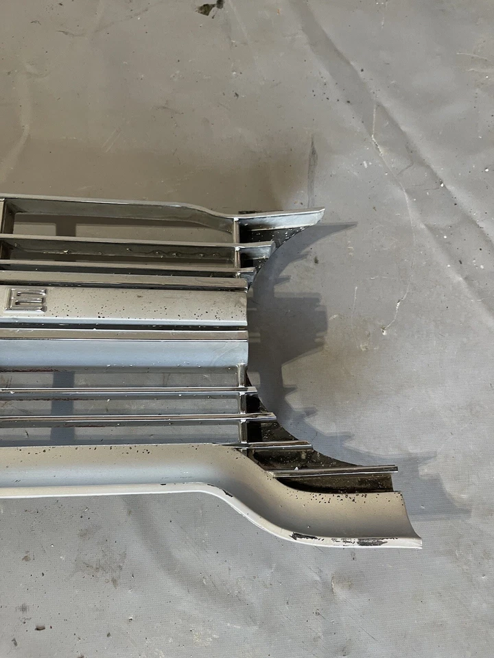 Oldsmobile Cutlass 442 F85 Vista Cruiser 1965 parrilla 65 OEM GM parte delantera Foto 2 de 4