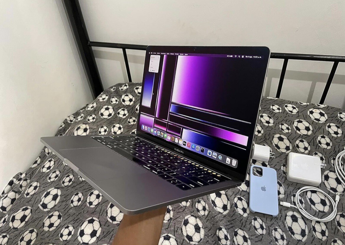 MacBook本体 MacBook Pro 2019 i5 / 8GB / 128GB Amazon.com: Apple 2019 MacBook Pro with 1.4 GHz Intel Core