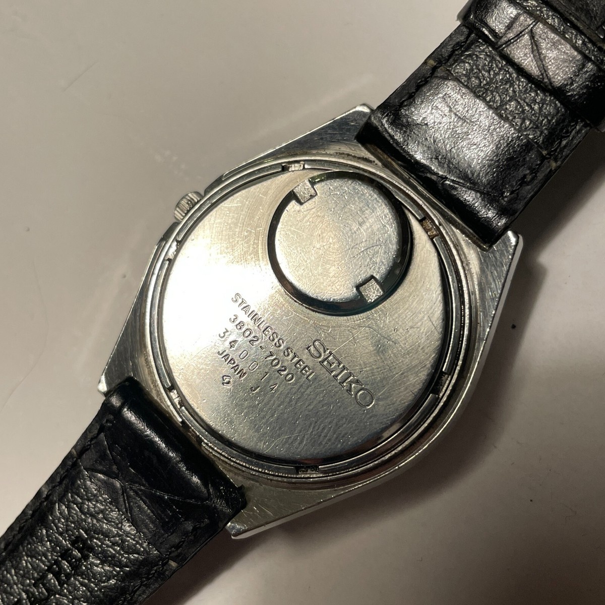 Seiko 3802-7020 Vintage Date Stainless Steel Silver Round Seiko 3802-7020 Vintage Date Stainless Steel Silver Round