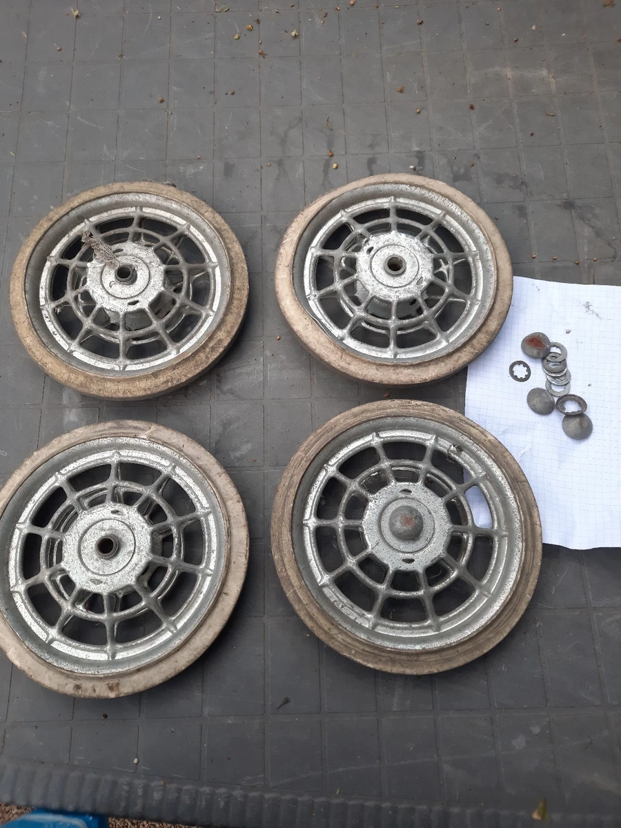 Lot De 4 Roues Anciennes Pour Voiture à Pédales, Jouet Vintage, état D'usage