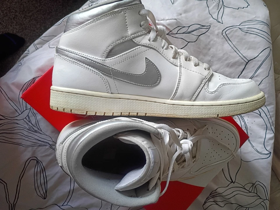 Air Jordan 1 Retro Mid Pure Money - Image 4 of 4