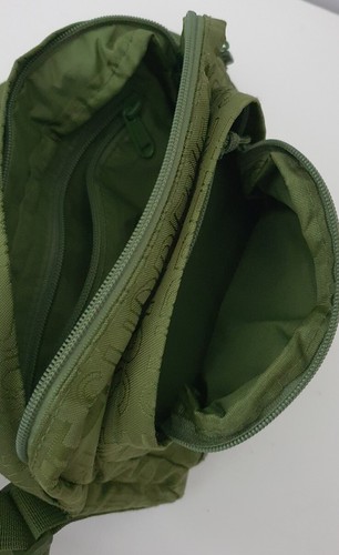 Borsa A Spalla Supreme Olive In Tessuto Cordura Verde SS19 - Foto 8 di 12