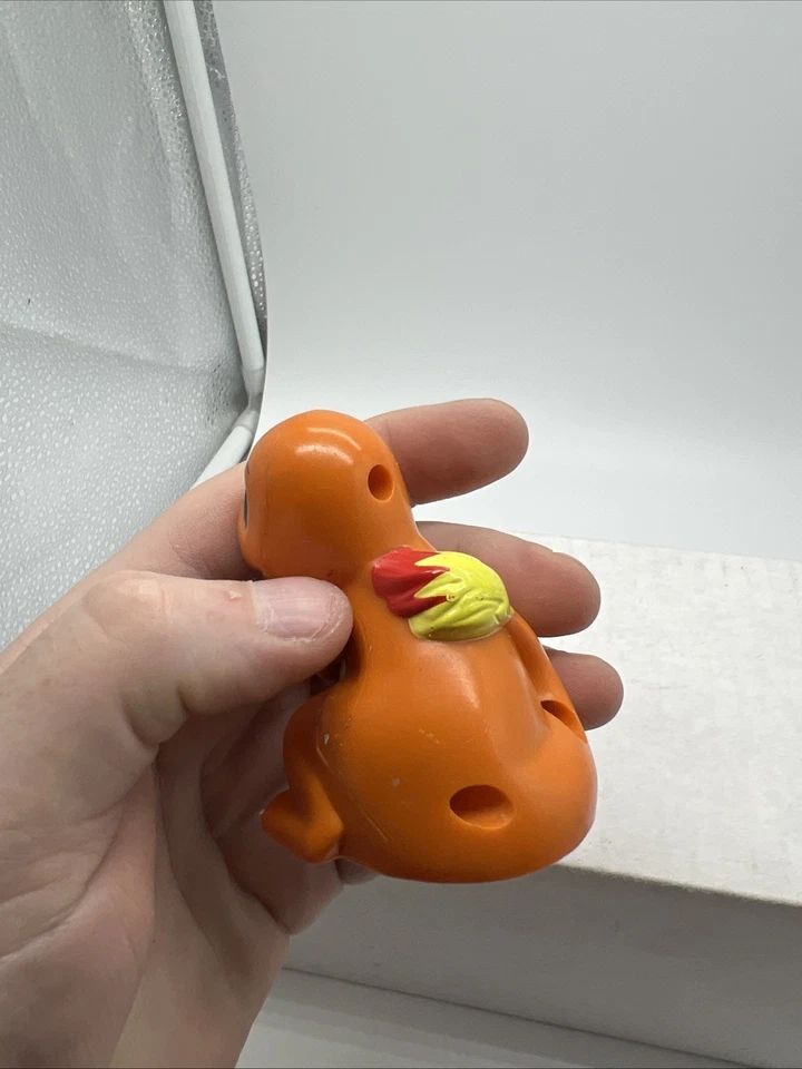 Figura Hasbro Innovision ThinkChip Pokemon Battle Stadium 2000 Charmander Leer Foto 4 de 4