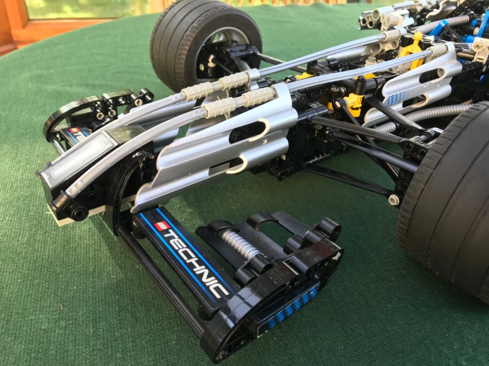 LEGO Technic 8458 Silver Champion, photo 2 of 5