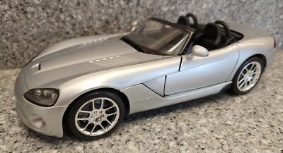Maisto 2007 Dodge Viper SRT-10 Convertible 1/18 Scale Die-cast