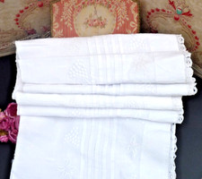 ANCIEN BAS de JUPON pour CRINOLINE en COTON BRODÉ de grappes de raisins XIXe